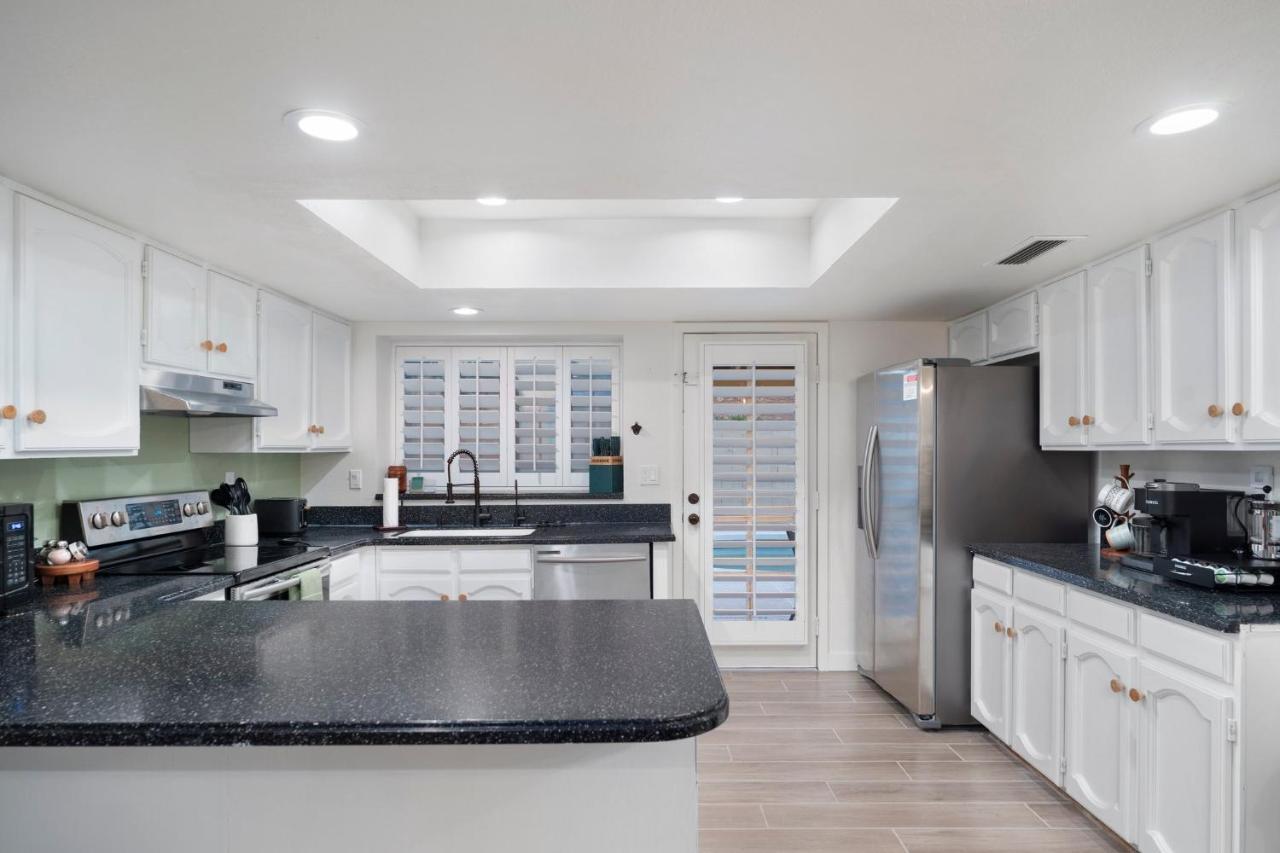 Large Pool With Diving Board, Remodeled 3Bdrm, Near State Farm Stdm And More! Peoria Eksteriør bilde
