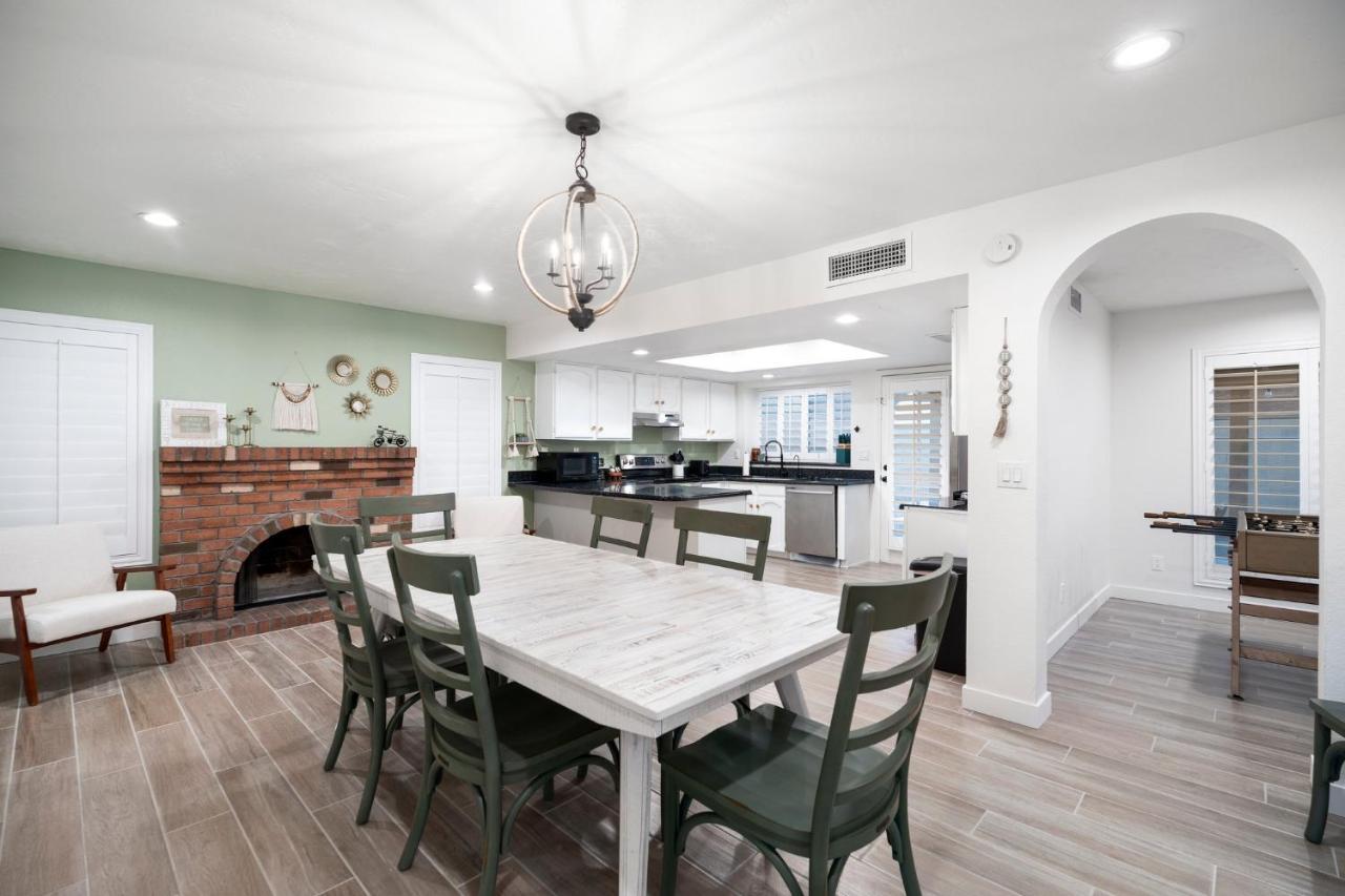 Large Pool With Diving Board, Remodeled 3Bdrm, Near State Farm Stdm And More! Peoria Eksteriør bilde